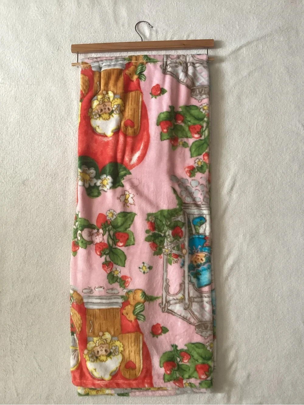 NWT Strawberry Shortcake Pink Plush Blanket 50x70